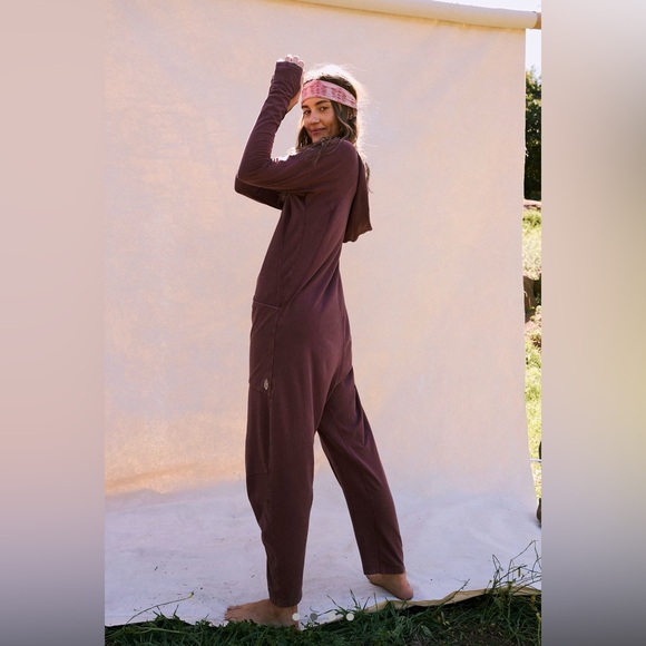 NWT FP Movement Hot Shot Long-Sleeve Onesie in Pomegranate - Picture 2 of 4